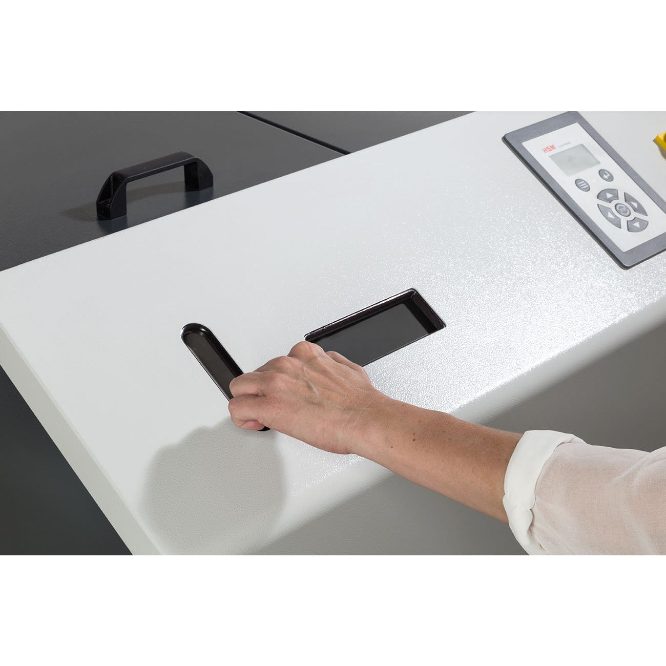 Proton 104 Multimedia Shredder